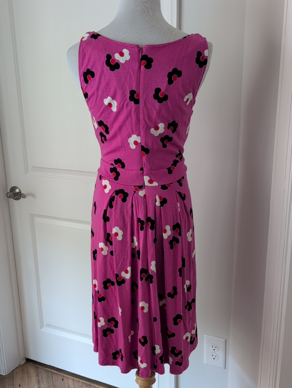 Boden Joanna Ponte Dress, Pink With Daisies, Sleeveless Summer Size 8P - Picture 4 of 11